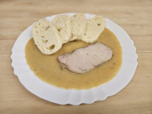 Hamburská vepř.kýta, domácí  houskový knedlík