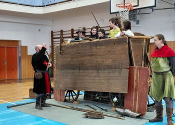 Návštěva husitů na ZŠ Kneslova