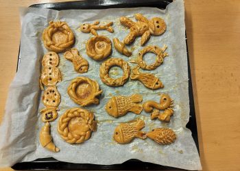 Pečení ozdob z vizovického těsta v 7. třídách 