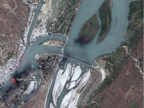 Google Earth - posvátná řeka Ganga